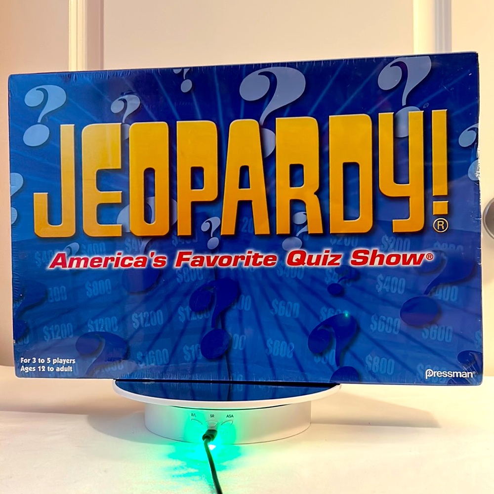 2003 NIB Jeopardy! America’s favorite quiz show! Board Game ages 12+
